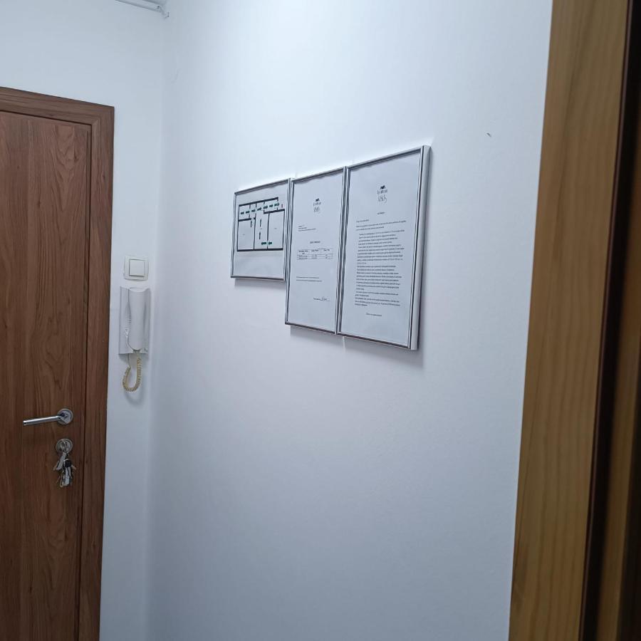 Apartman M&M'S Apartment คาร์โลวัตส์ ภายนอก รูปภาพ